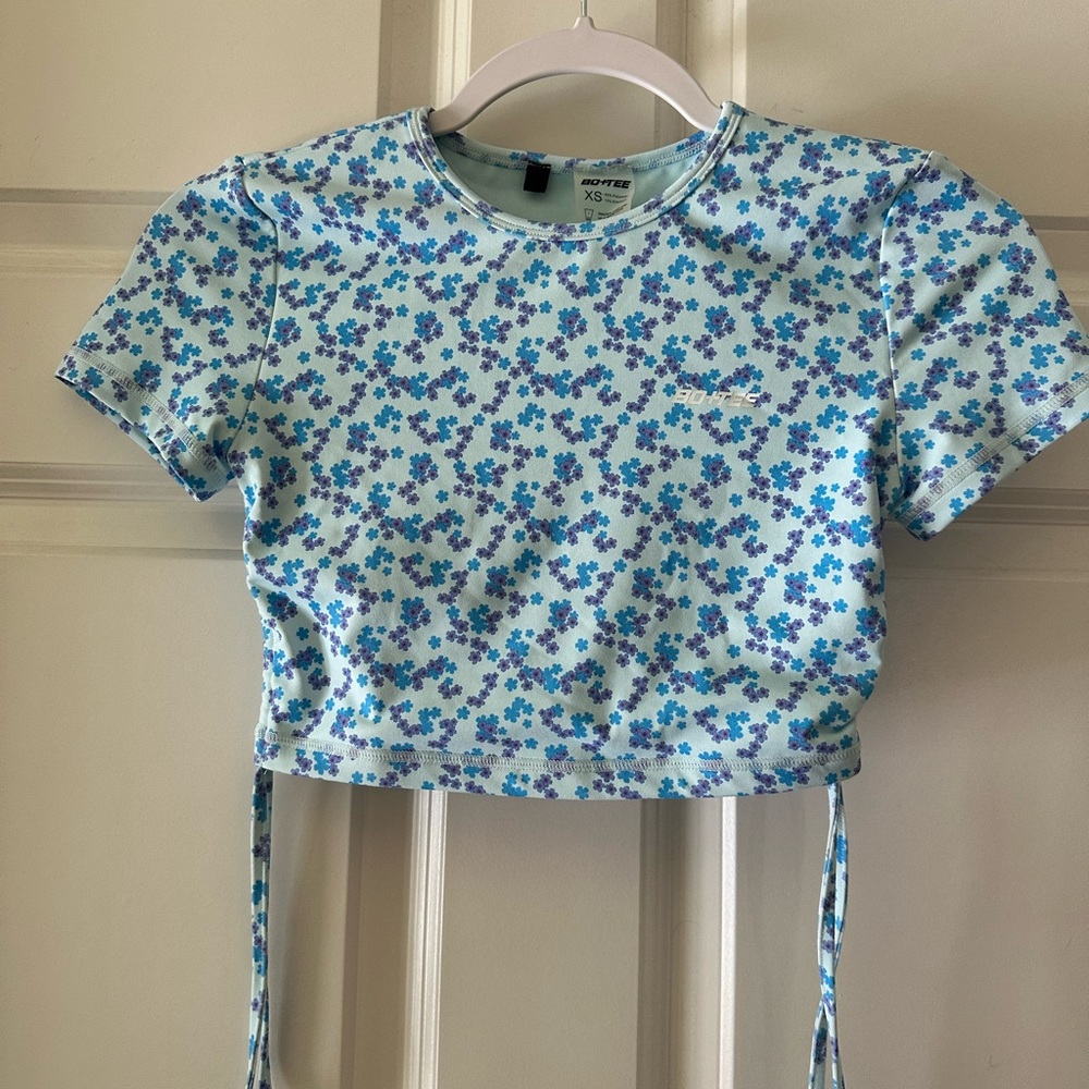 Bo+Tee Floral Crop Top